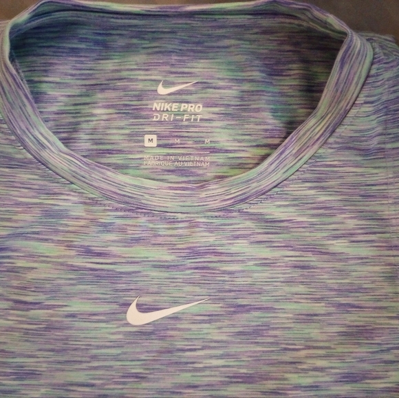 Nike dri fit top - Picture 3 of 4
